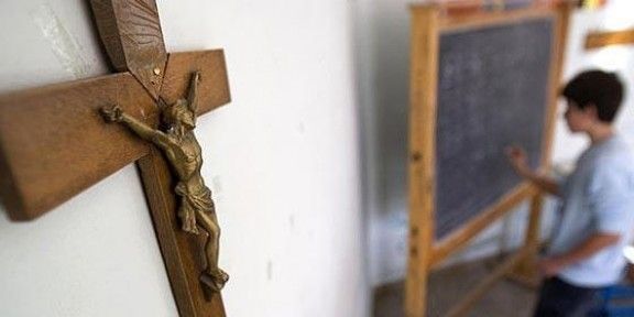 La religió catòlica perd alumnes a Osona, però aguanta el tipus.