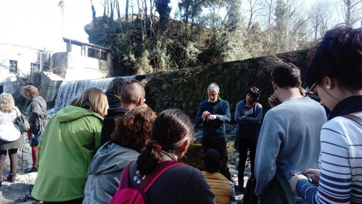 El naturalista Jordi Zapata va donar detall de la vegetació del Parc de les Olors.