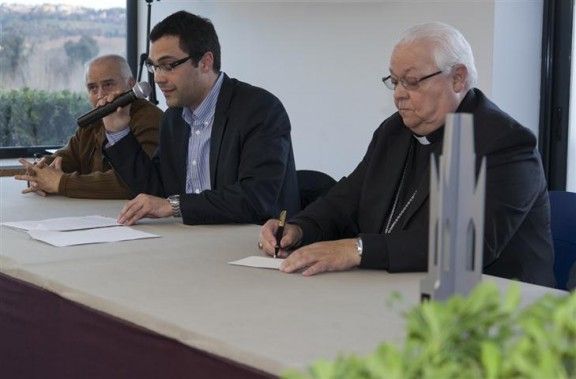 El Bisbe de Girona, Francesc Pardo; l'alcalde de Sarrià de Ter, Roger Torrent; i el president de la Fundació Els Joncs, Dionís Poch