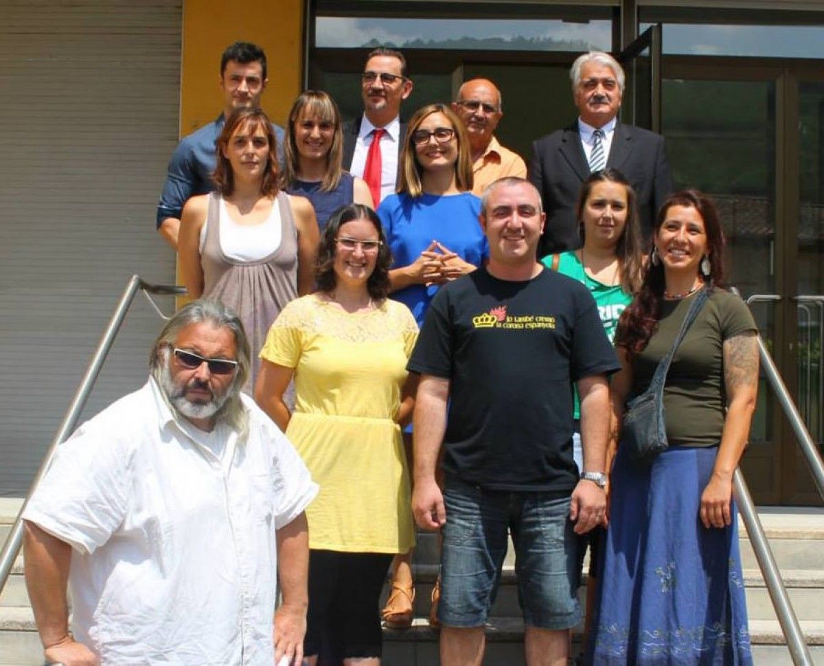 La foto oficial del darrer mandat a Sant Joan les Fonts ja no comptarà amb la CUP.