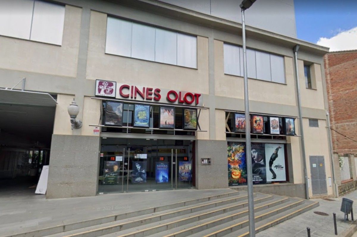 Façana dels Cines Olot.