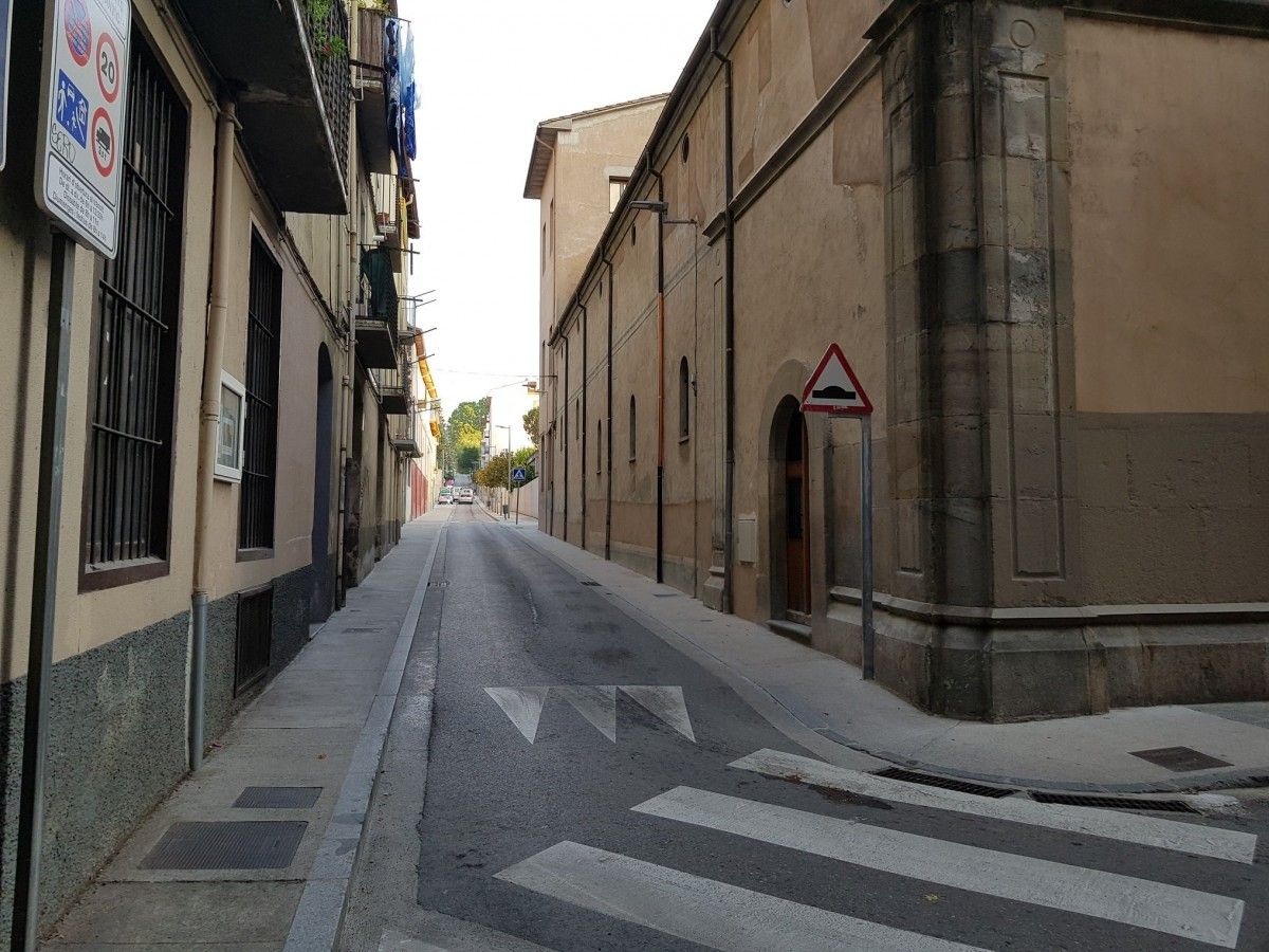 El carrer Macarnau resta tallat al trànsit fins divendres.