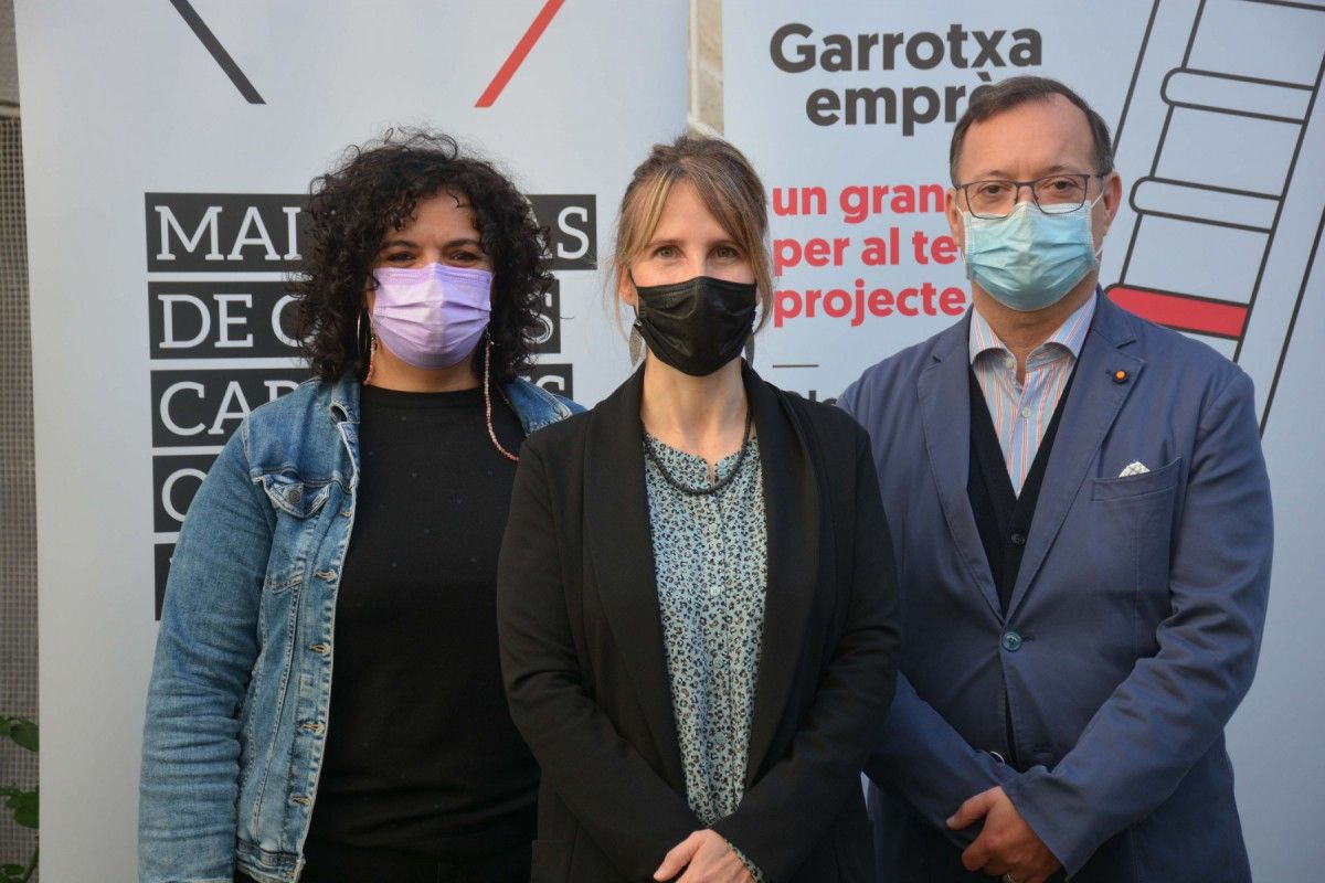 Pili Riol, Gemma Canalias i Josep Ros han presentat el Garrotxa Emprèn des de Ca Nyera.