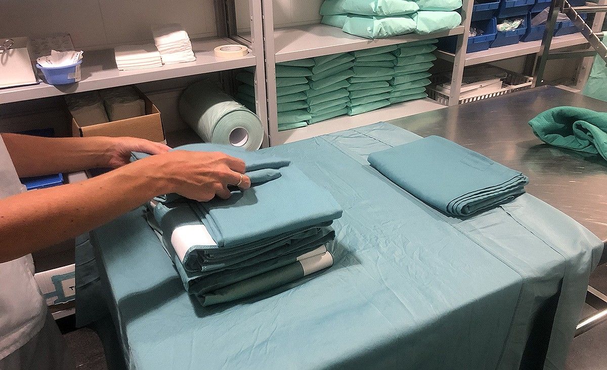 Preparació de les talles i bates quirúrgiques per a una intervenció
