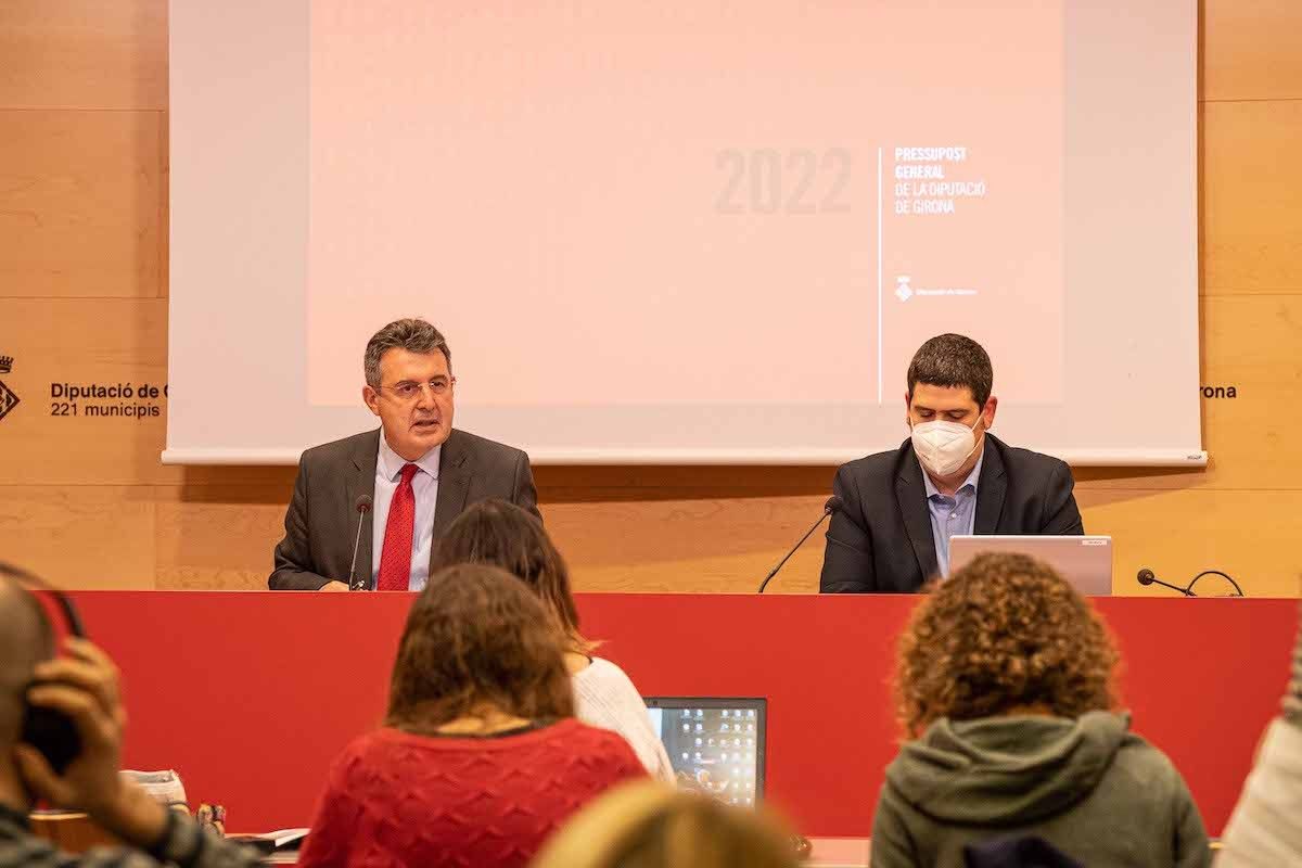 Miquel Noguer i Pau Presas han presentat els pressupostos a la sala Ferran Agulló de la Diputació de Girona.