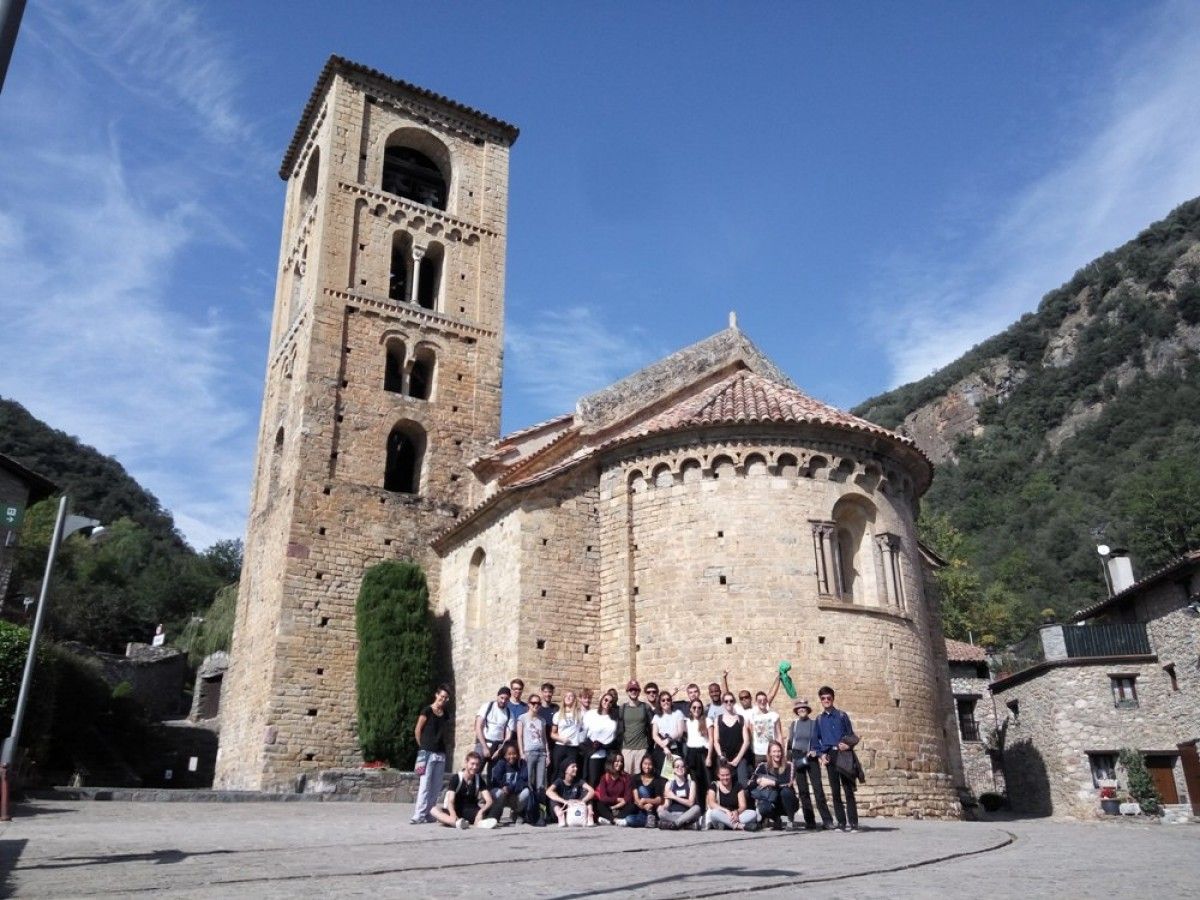 Els estudiants també van visitar l'església de Sant Cristòfol de Beget.
