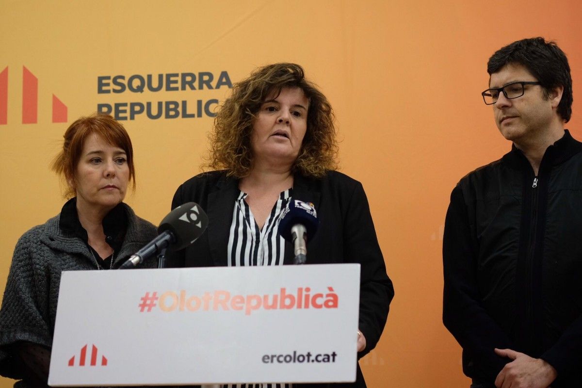 Anna Barnadas junt amb Iolanda Suescun i Josep Granados durant la roda de premsa.