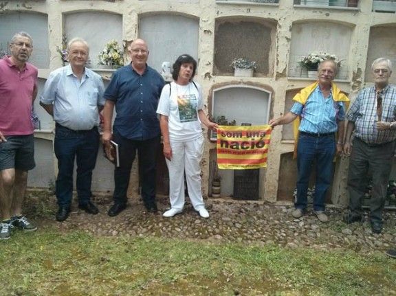 Homenatge a Rosa Ventulà al cementiri de Sant Salvador de Bianya