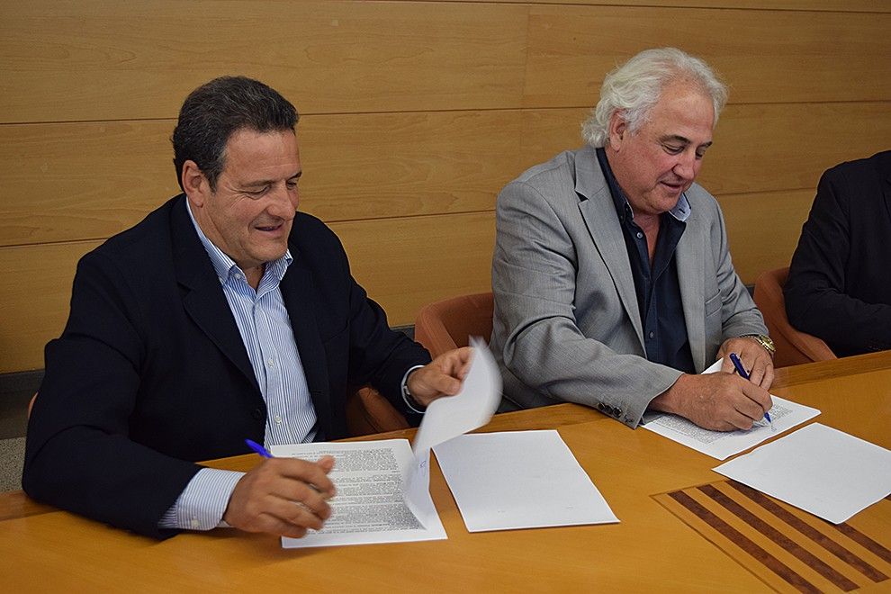 Signatura de l'acord de govern entre CiU i el PSC