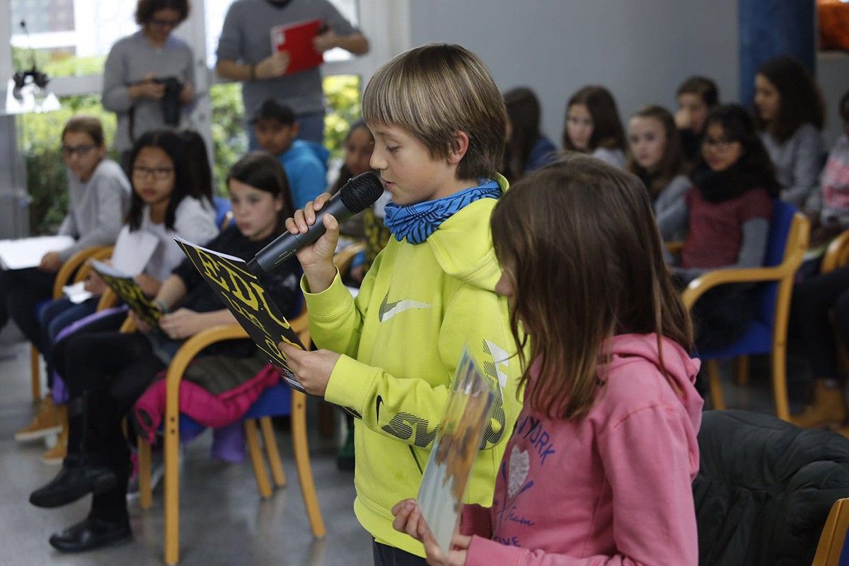 Una seixantena de nens han presentat les propostes del Consell d'Infants d'Olot