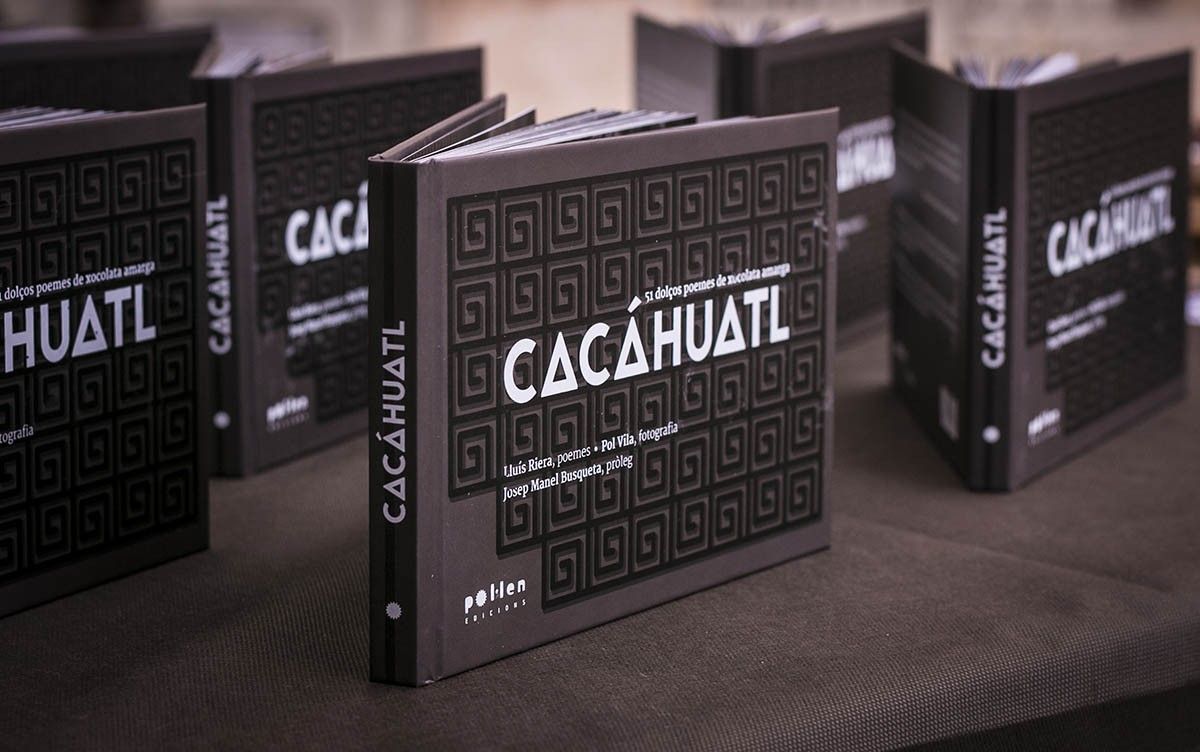 «Cacáhuatl, 51 dolços poemes de xocolata amarga» és el nou llibre de Lluís Riera
