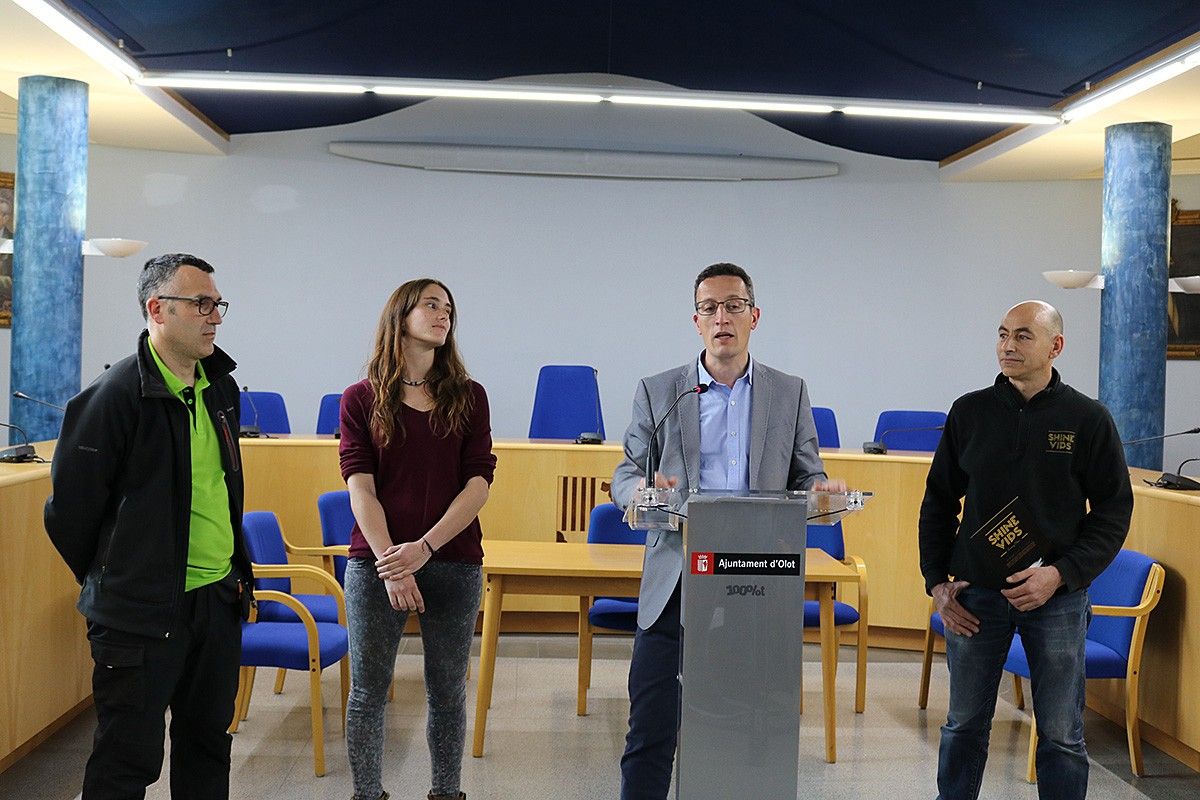 Estanis Vayreda, regidor de Promoció Econòmica, acompanyat de Raul Alzola, Anna Fàbrega i Rafel Casado