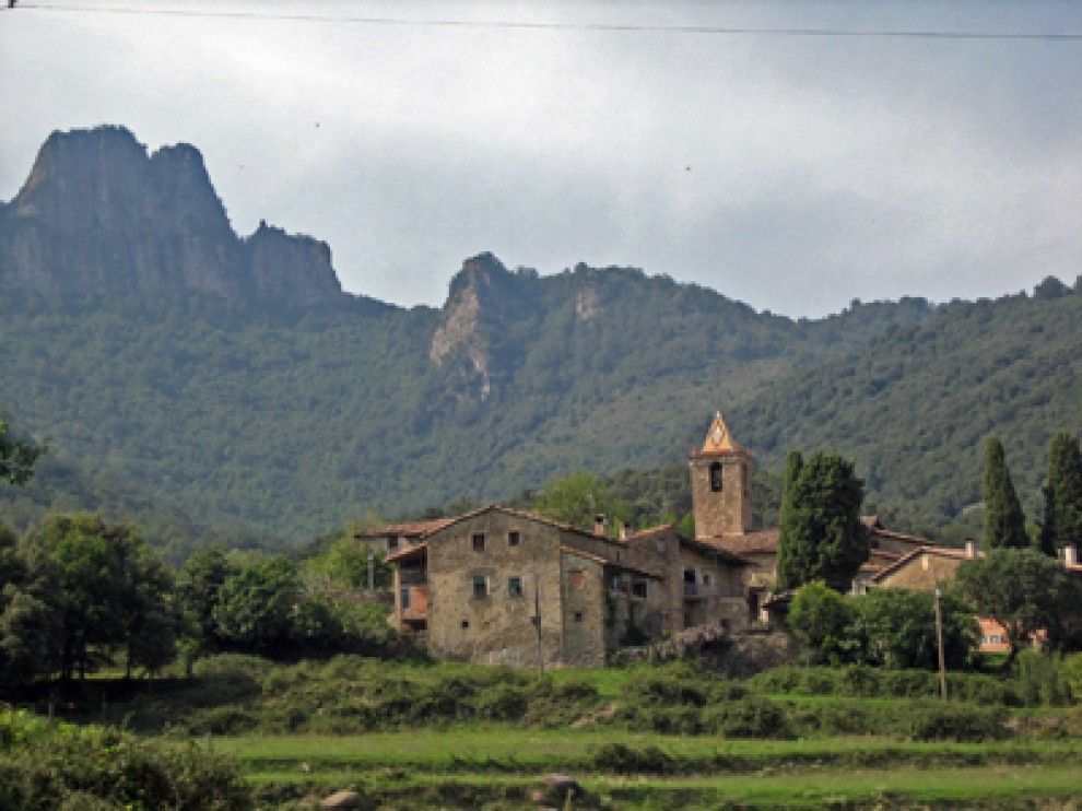 Vista del nucli de Joanetes, a la Vall d'en Bas