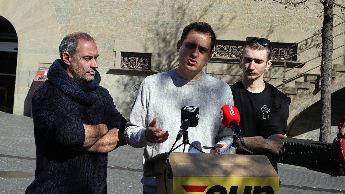 Jordi Gasulla, portaveu de la CUP, explicant la moció