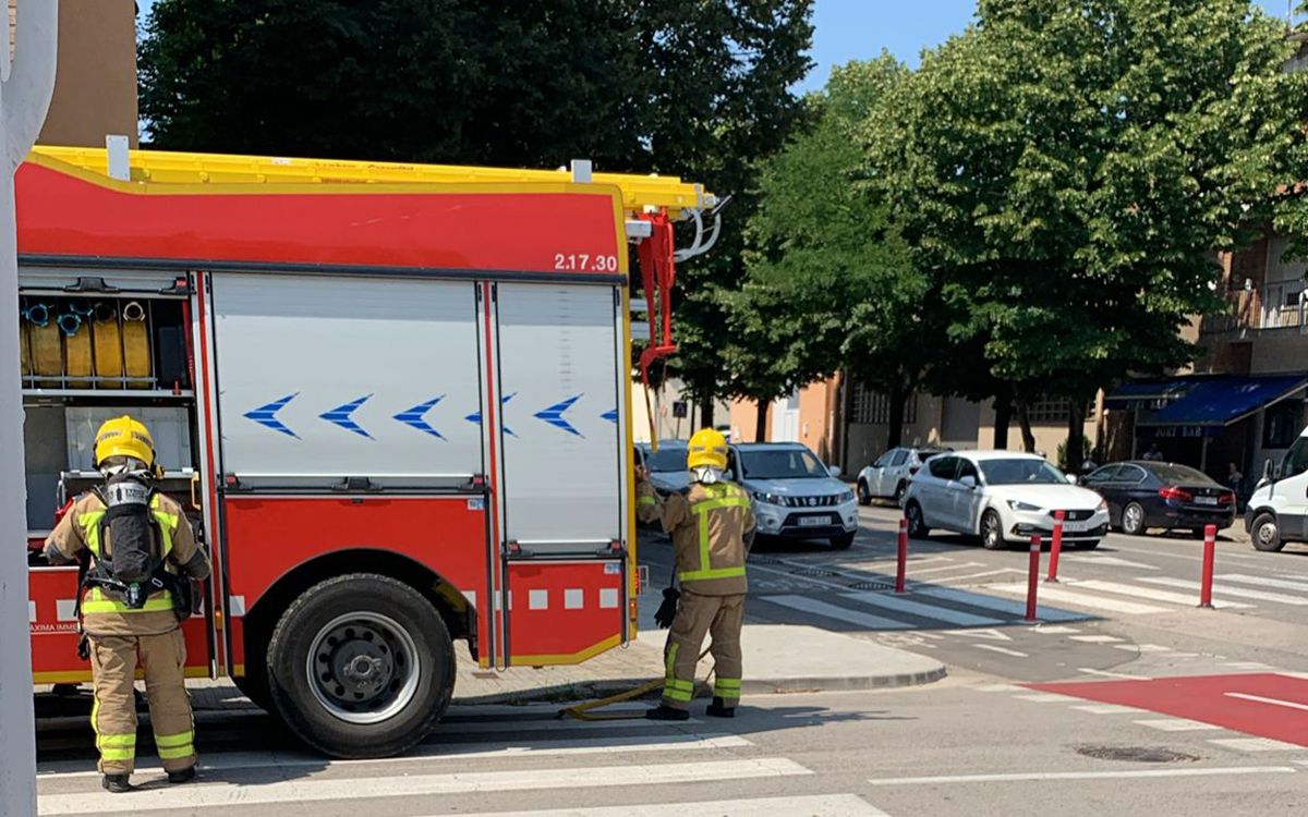 Imatge dels Bombers en el lloc dels fets