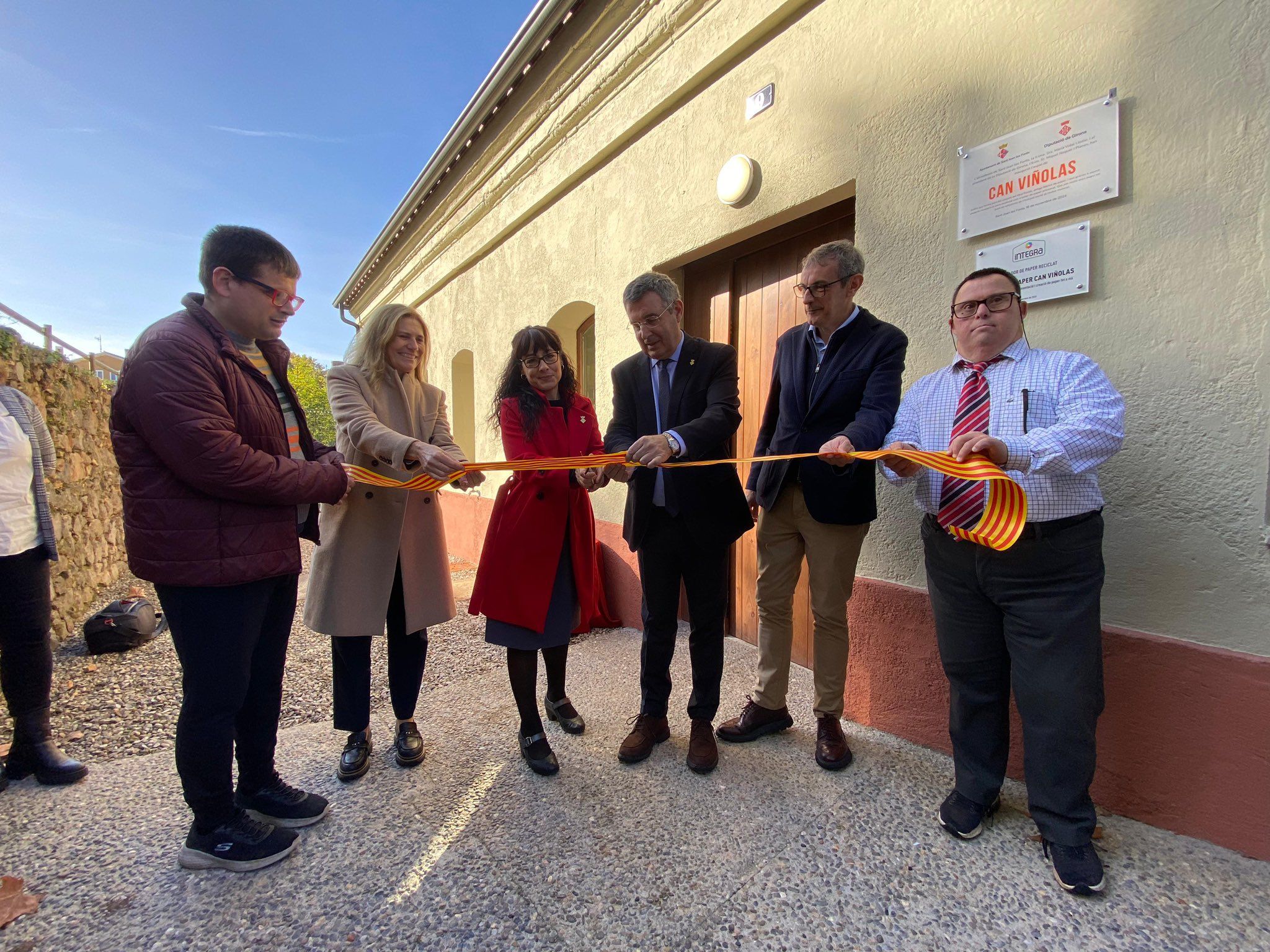 Moment de la inauguració de Can Viñolas