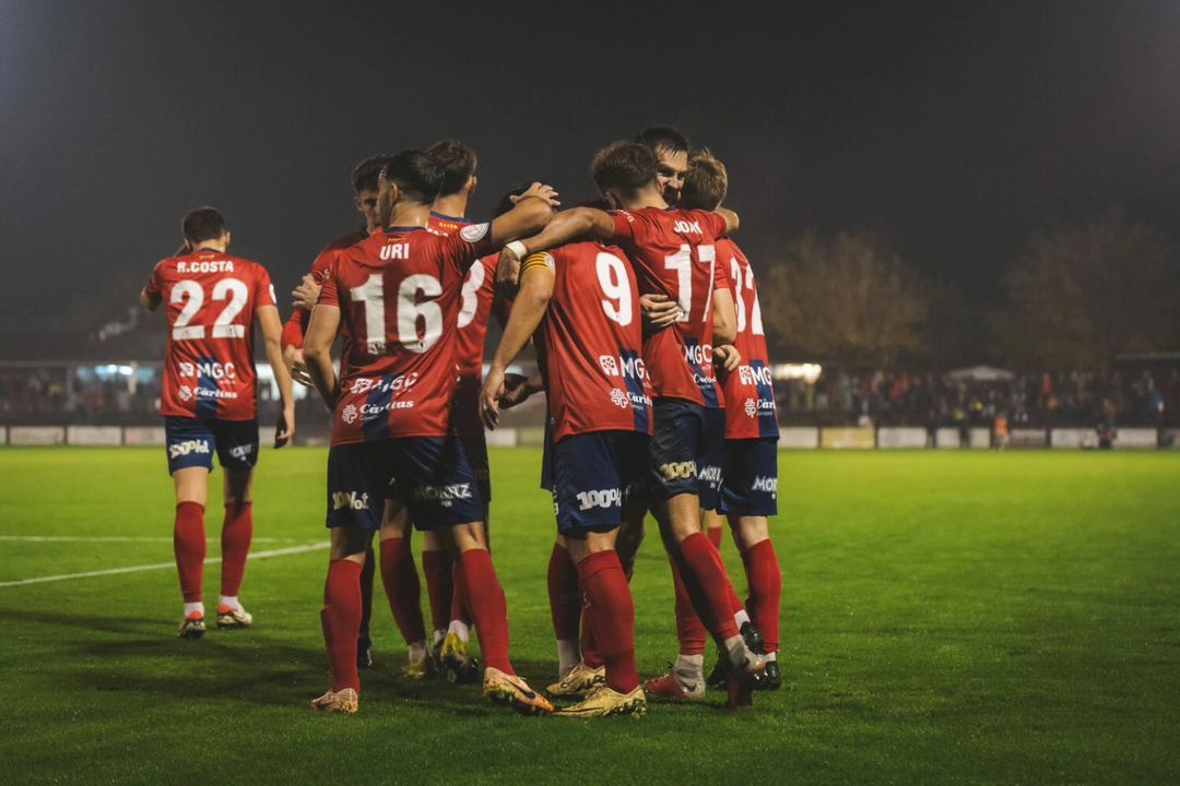 Imatge d'arxiu d'un partit de l'Olot a l'Estadi