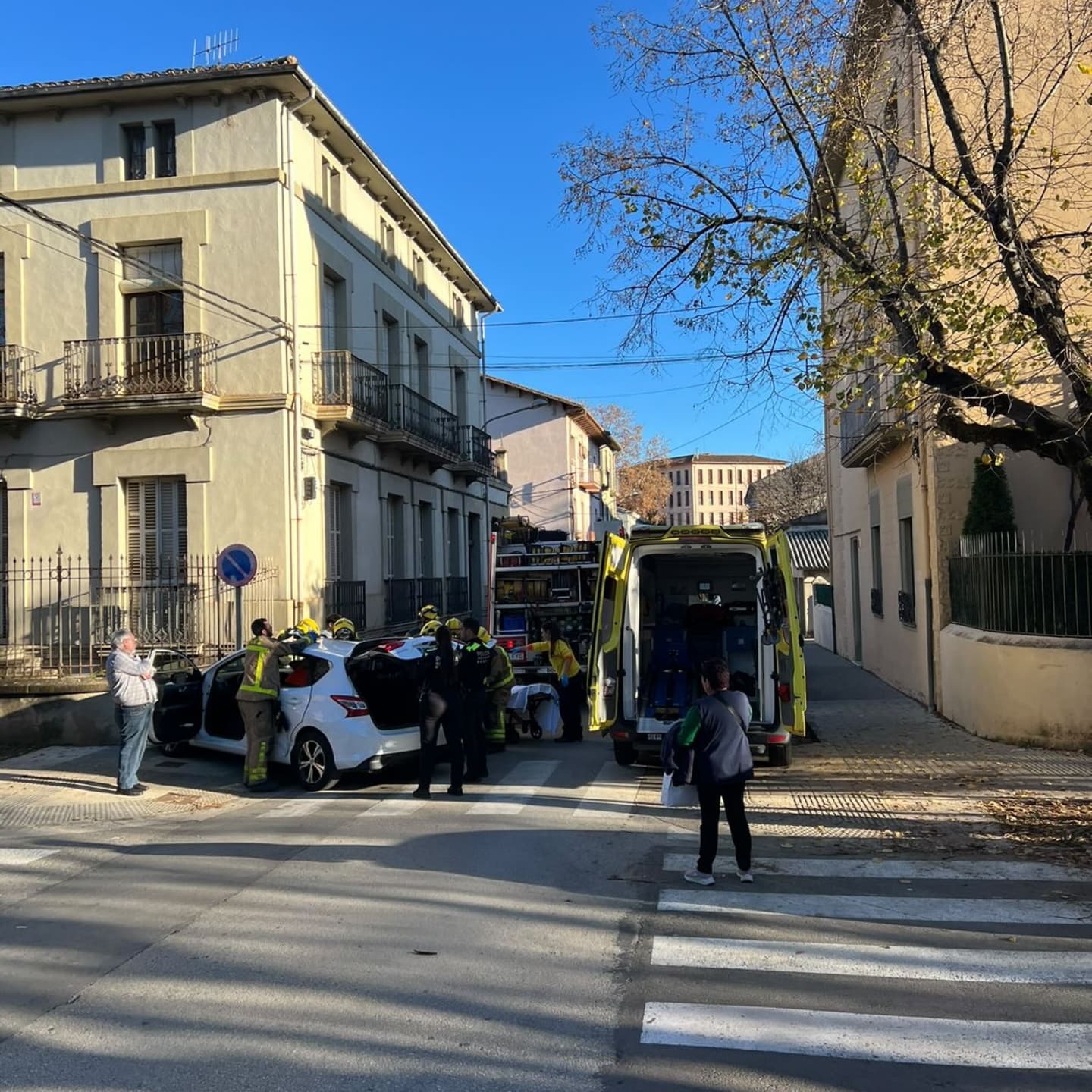 Imatge de l'accident al carrer Bisbe Vilanova