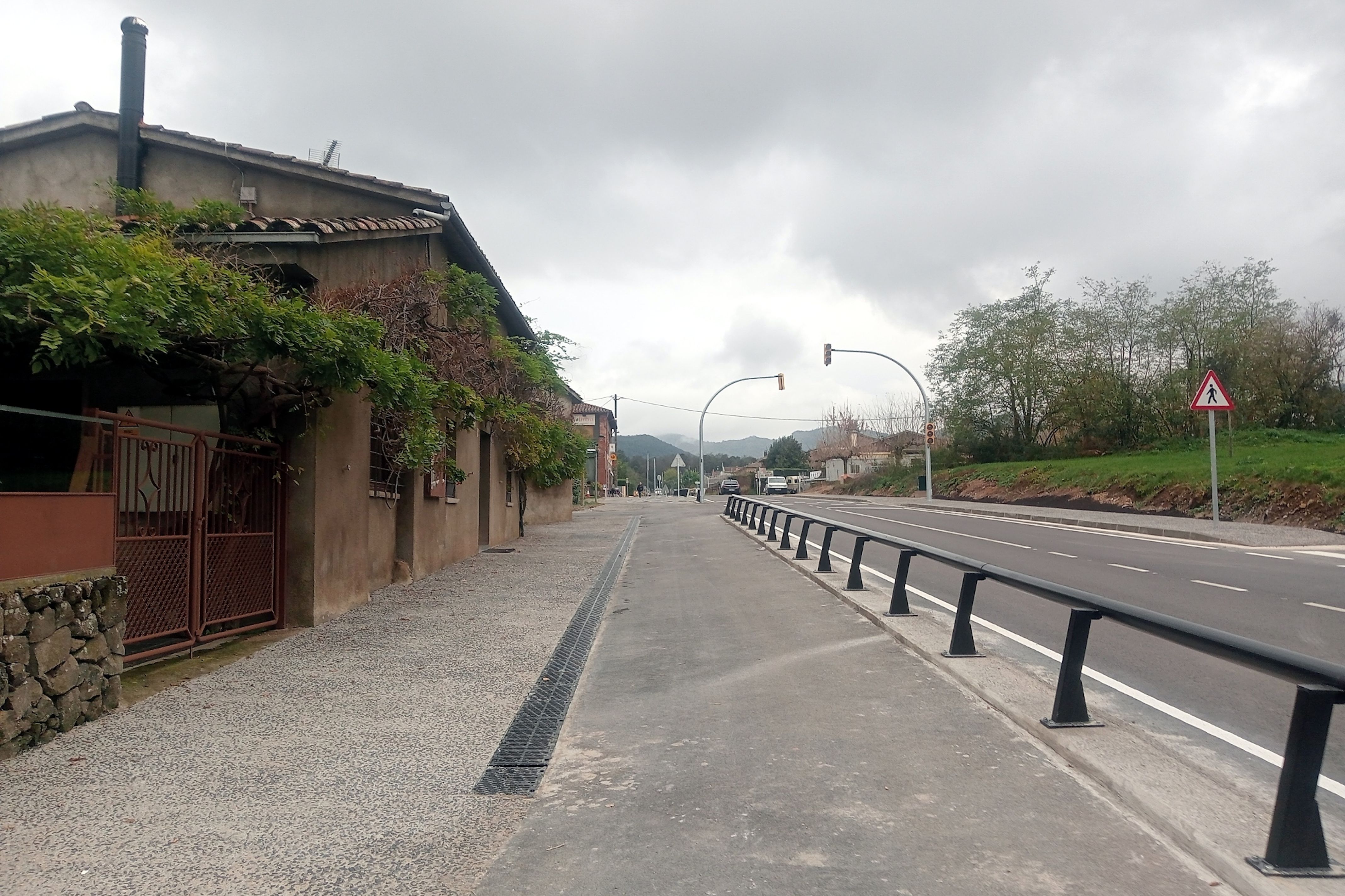 Imatge del nou carril bici, al seu pas per la zona de Ca la Guapa