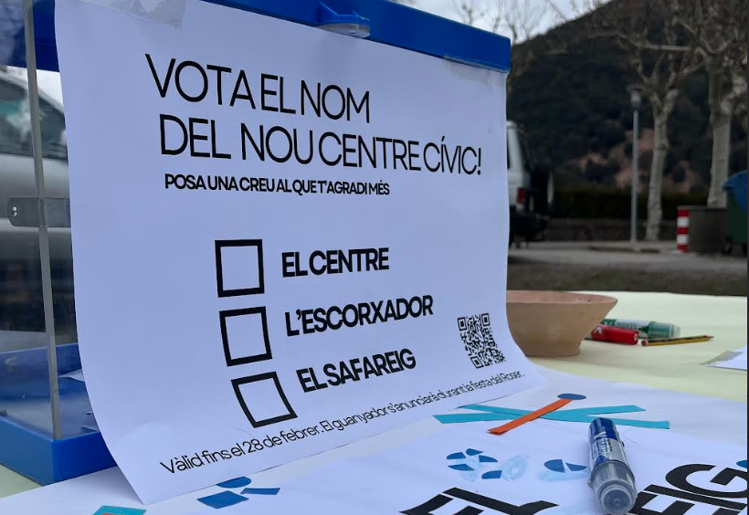 Imatge d'una urna per votar el nou nom del centre cívic