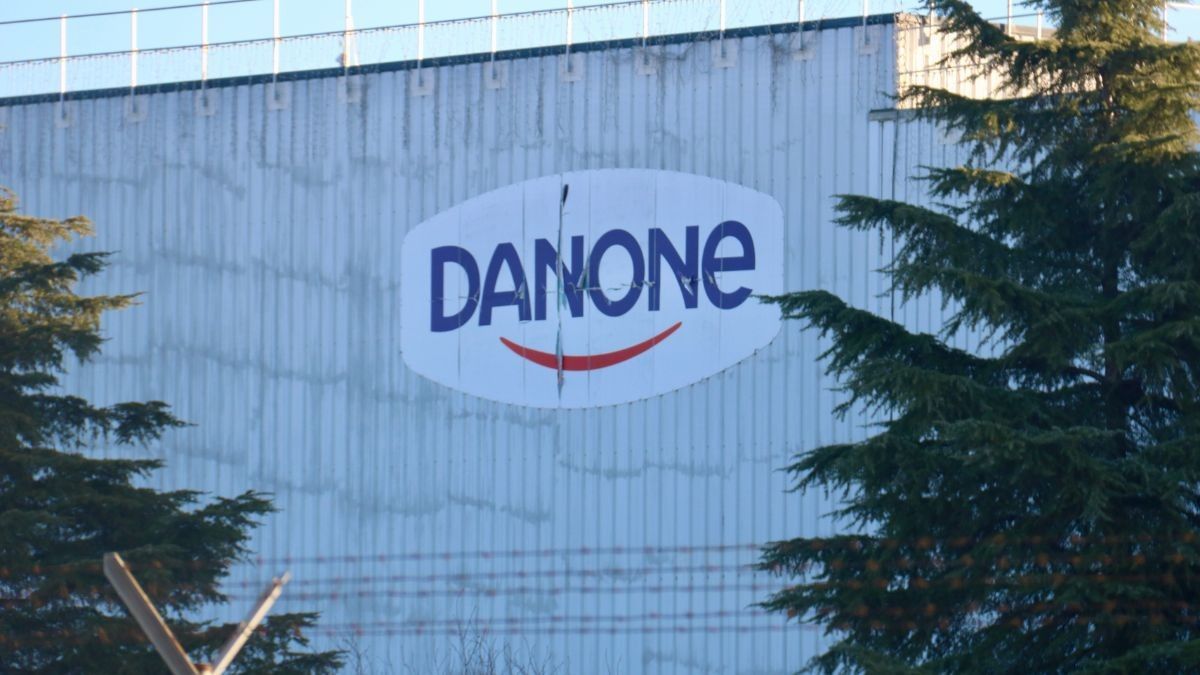 Façana de la planta de Danone a Parets del Vallès