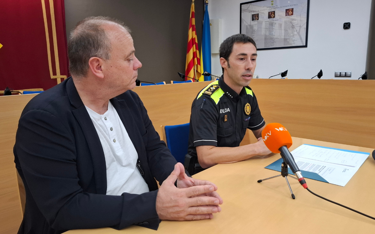 L'alcalde Emilio Cordero i el nou inspector cap de la policia de Canovelles, Albert Jordan