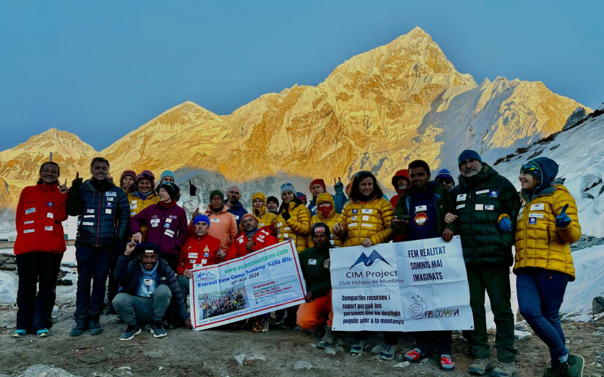 La trentena de perosnes que han format part de l'expedició