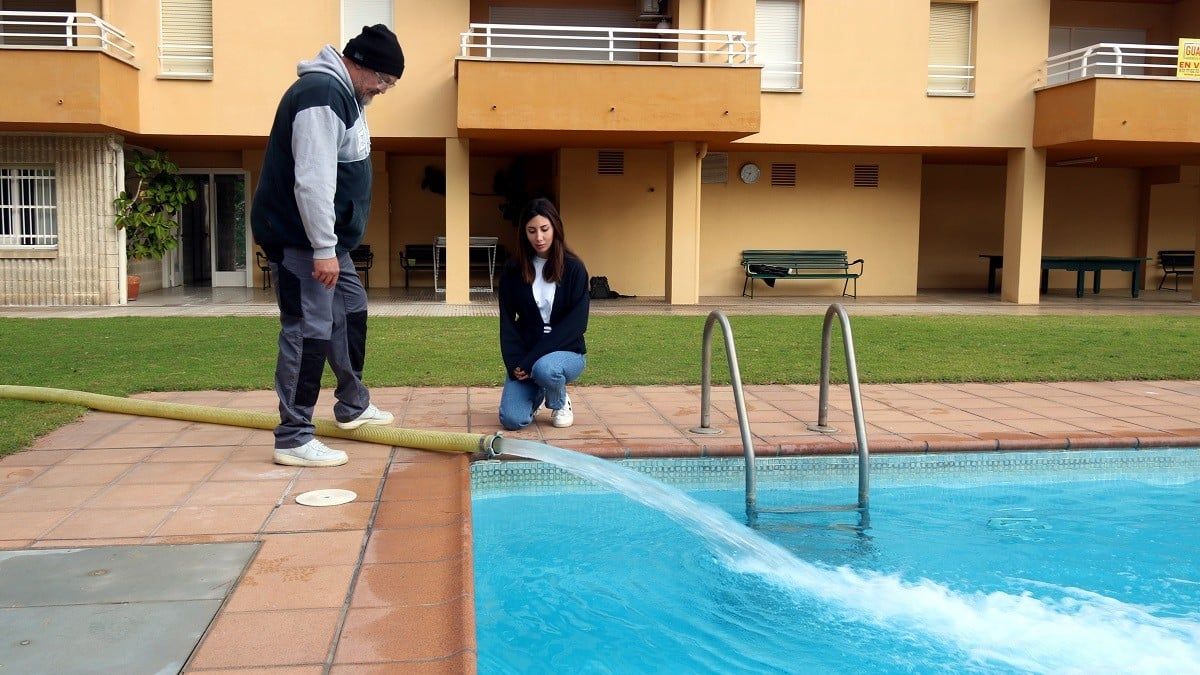 Una empresa de l'Empordà s'especialitza a omplir piscines amb aigua de mar