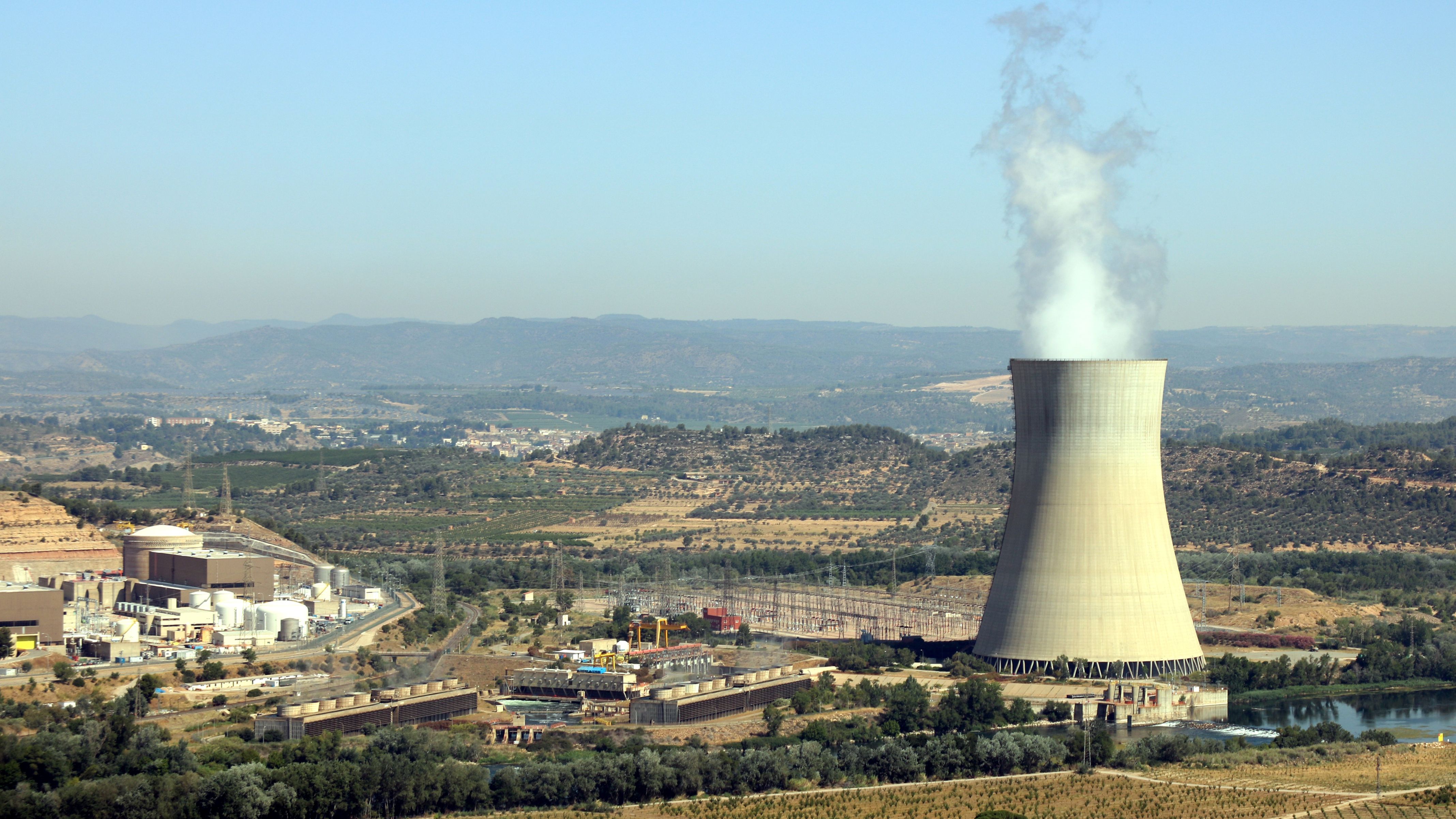 Les centrals nuclears catalanes han de tancar entre el 2030 i el 2035