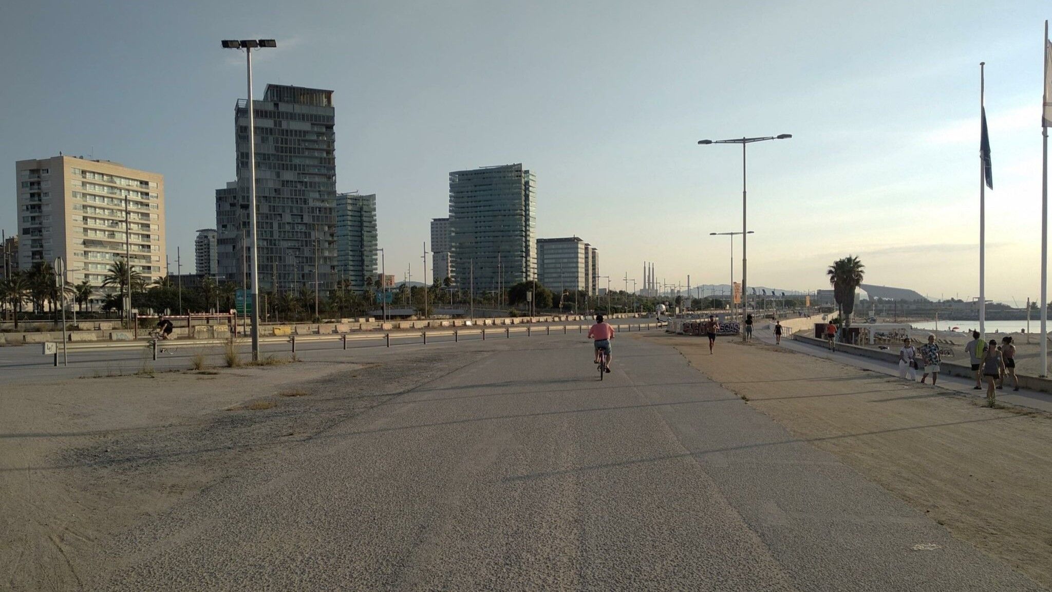 L'actual passeig de la Mar Bella, a la zona a reformar