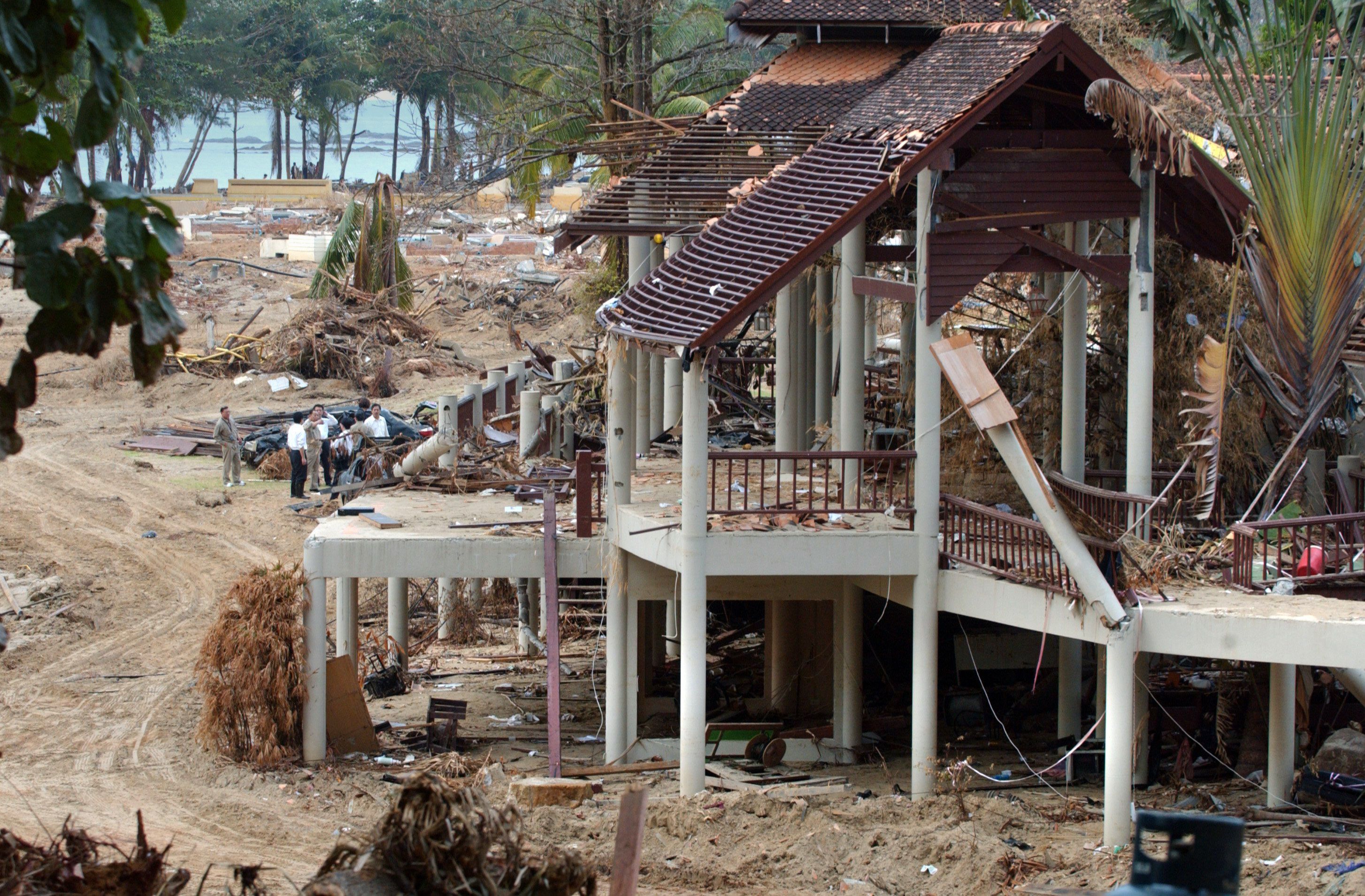 Danys pel tsunami a Indònesia el 2004