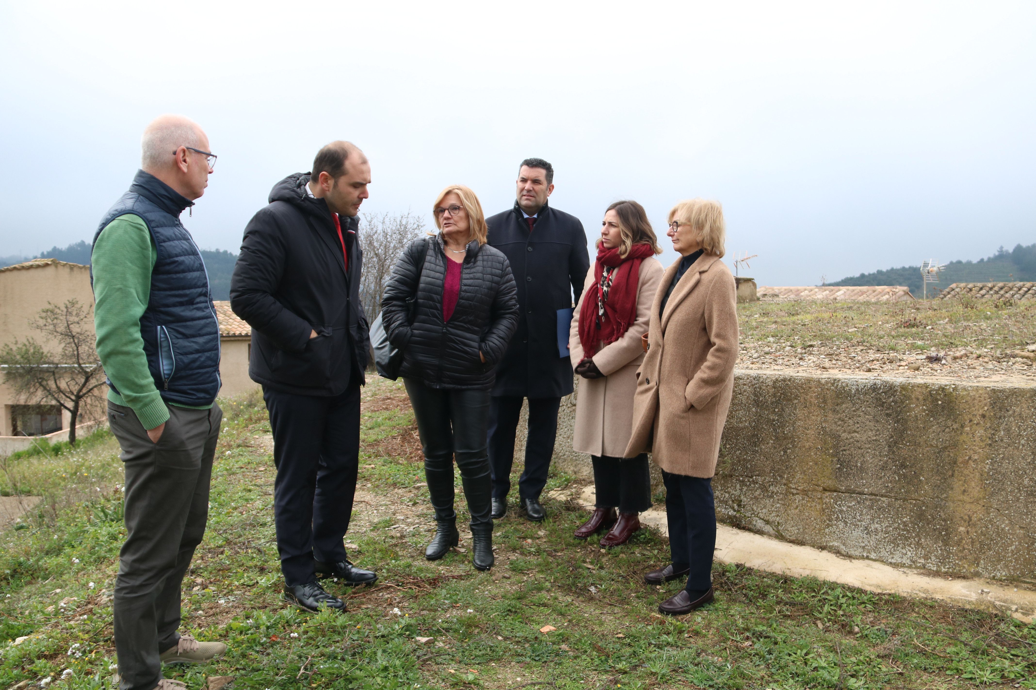 El conseller de Presidència, Albert Dalmau, durant la visita a la Viella Baixa i al dipòsit d'aigua del poble