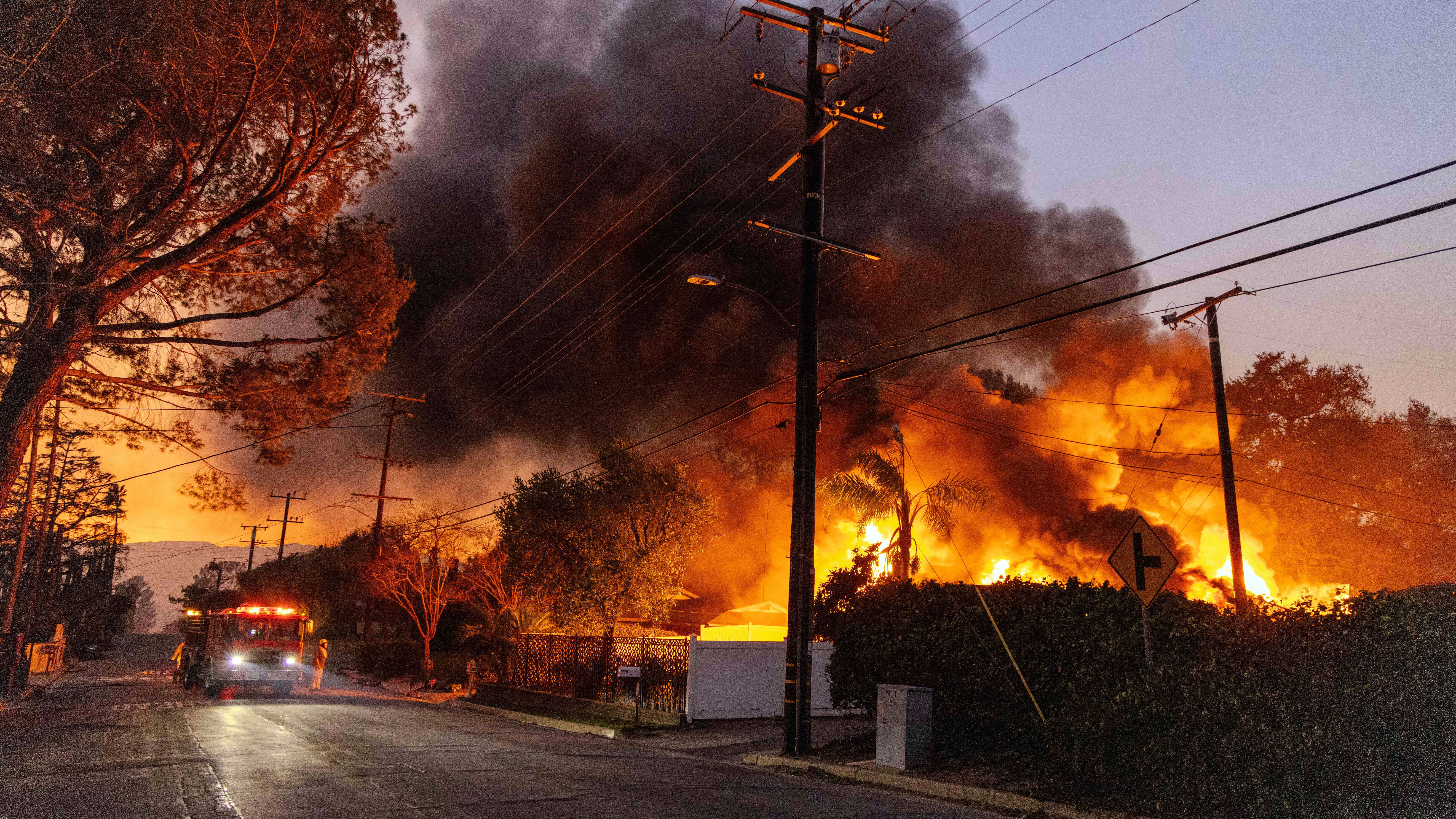 Els incendis de Los Angeles afecten barris sencers