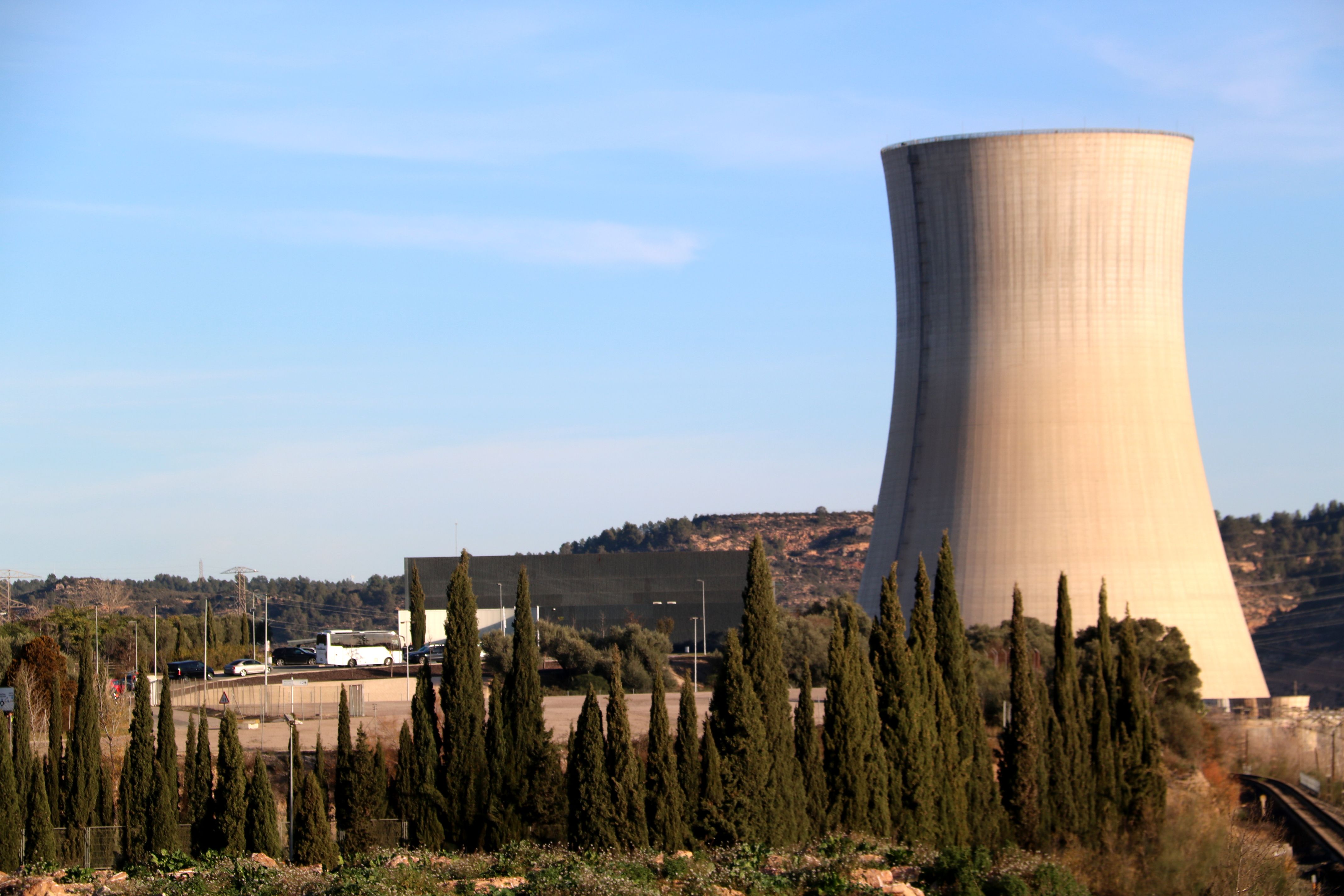 Torre de condensació de la central nuclear d'Ascó