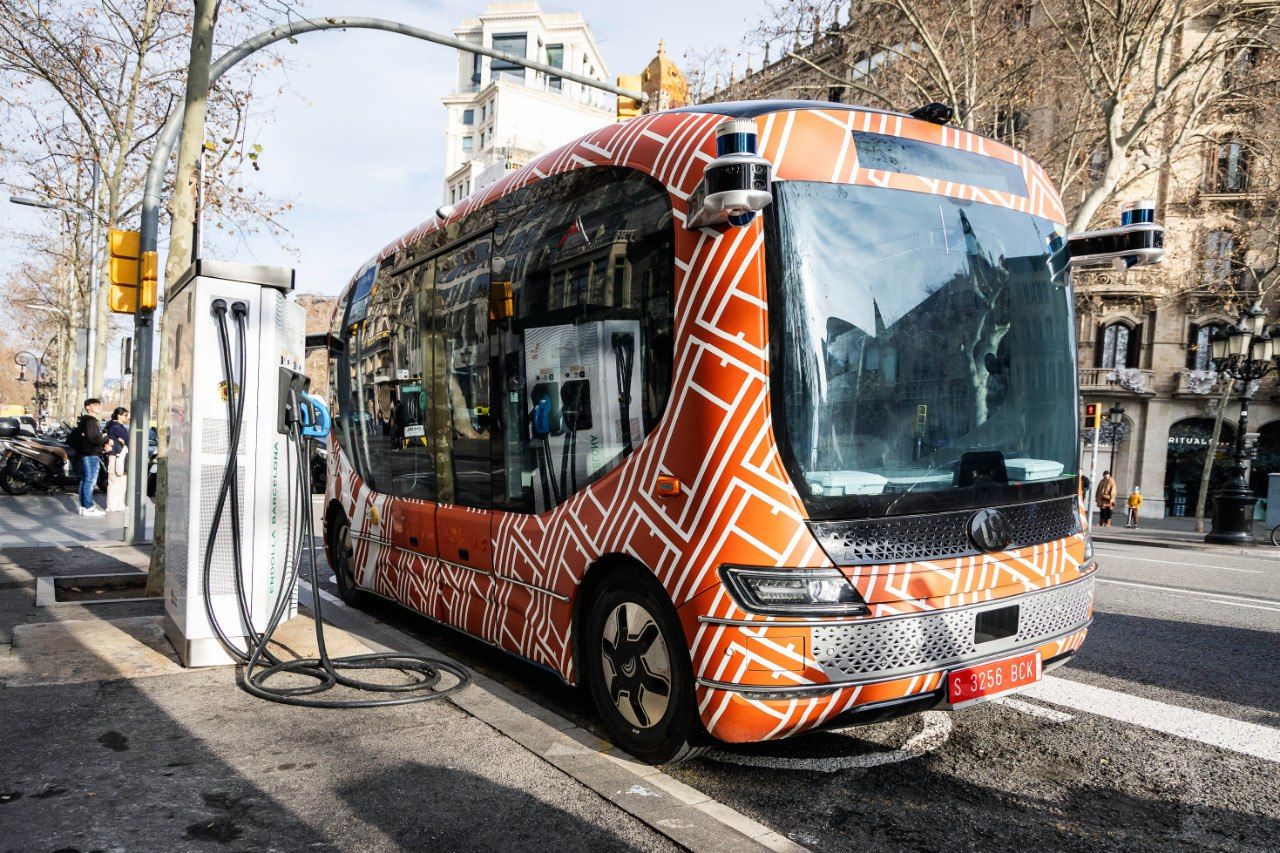 Barcelona encara no autoritza la circulació d'un autobús sense conductor