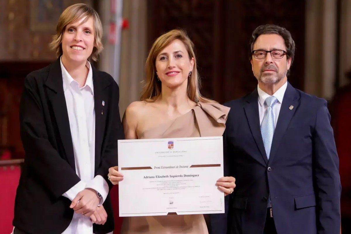 Adriana Izquierdo rep el premi a la millor tesi doctoral 2021