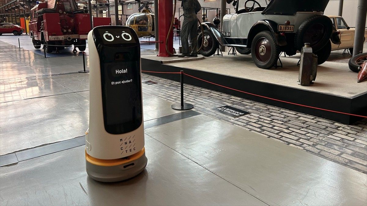 Un dels robots guia del MNACTEC