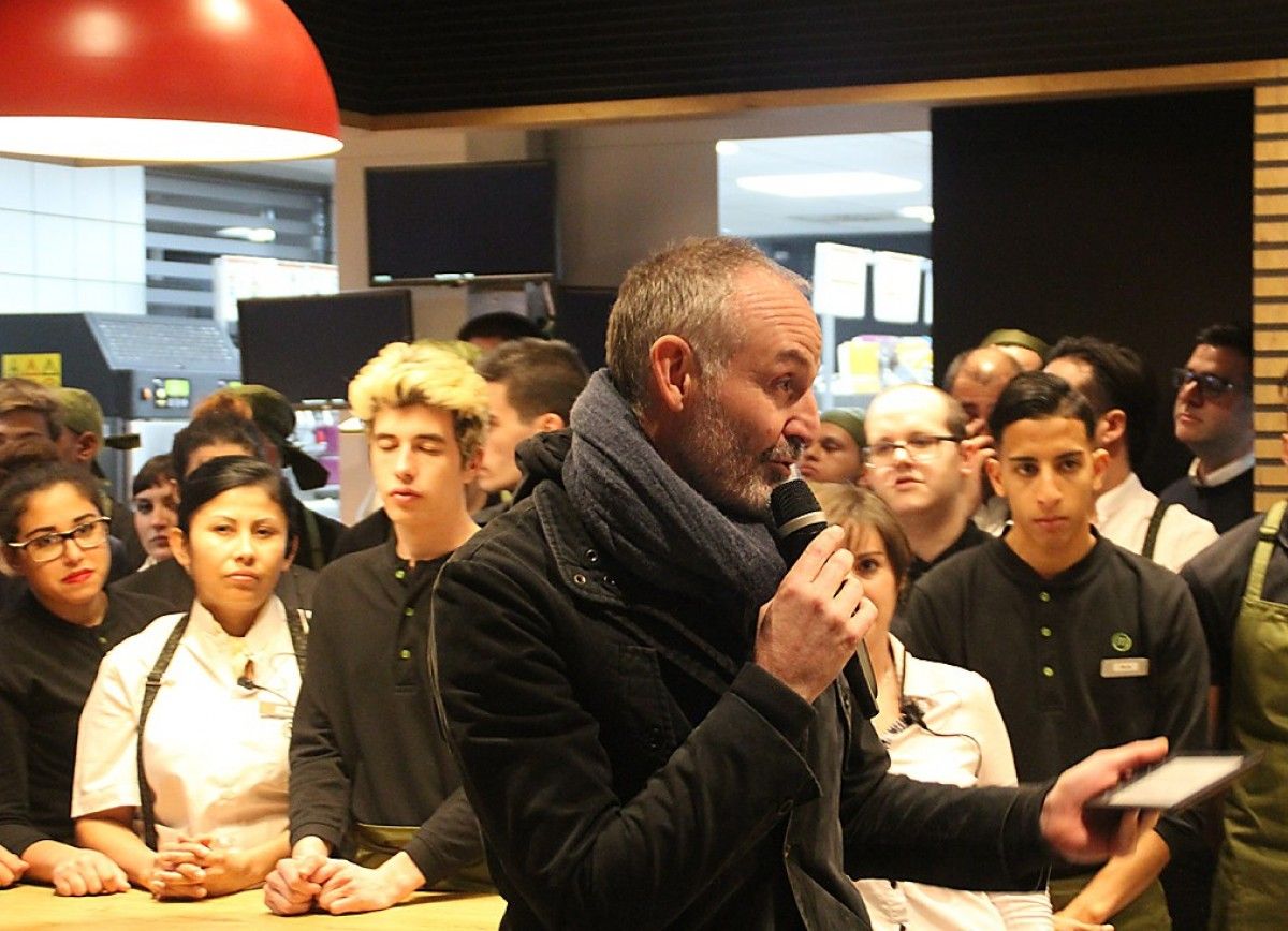 El regidor de Cultura, Jordi Flores, va representar l'Ajuntament a la inauguració del nou McDonald's de Terrassa