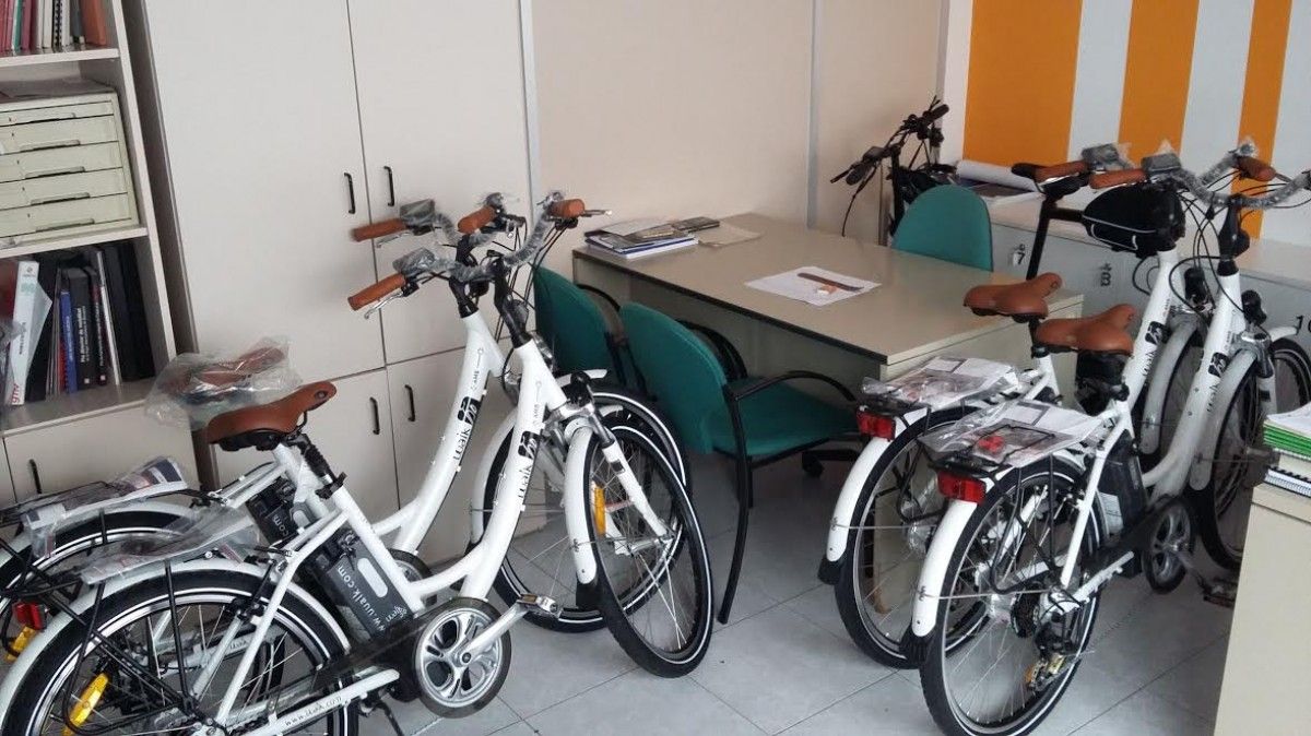 Imatge de les bicicletes elèctriques que ha adquirit Ripollet.