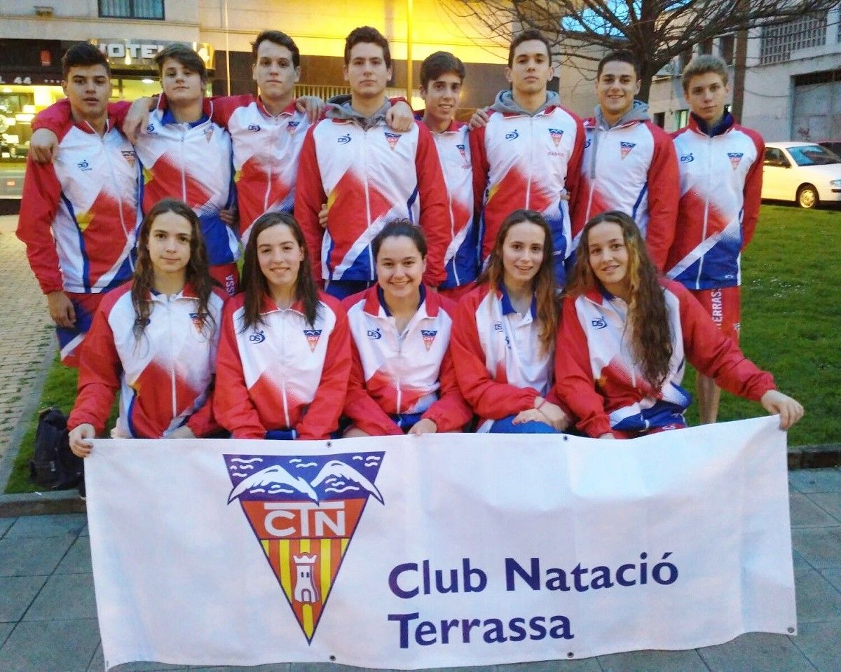 Els nedadors del CN Terrassa que van participar al campionat a Gijón.
