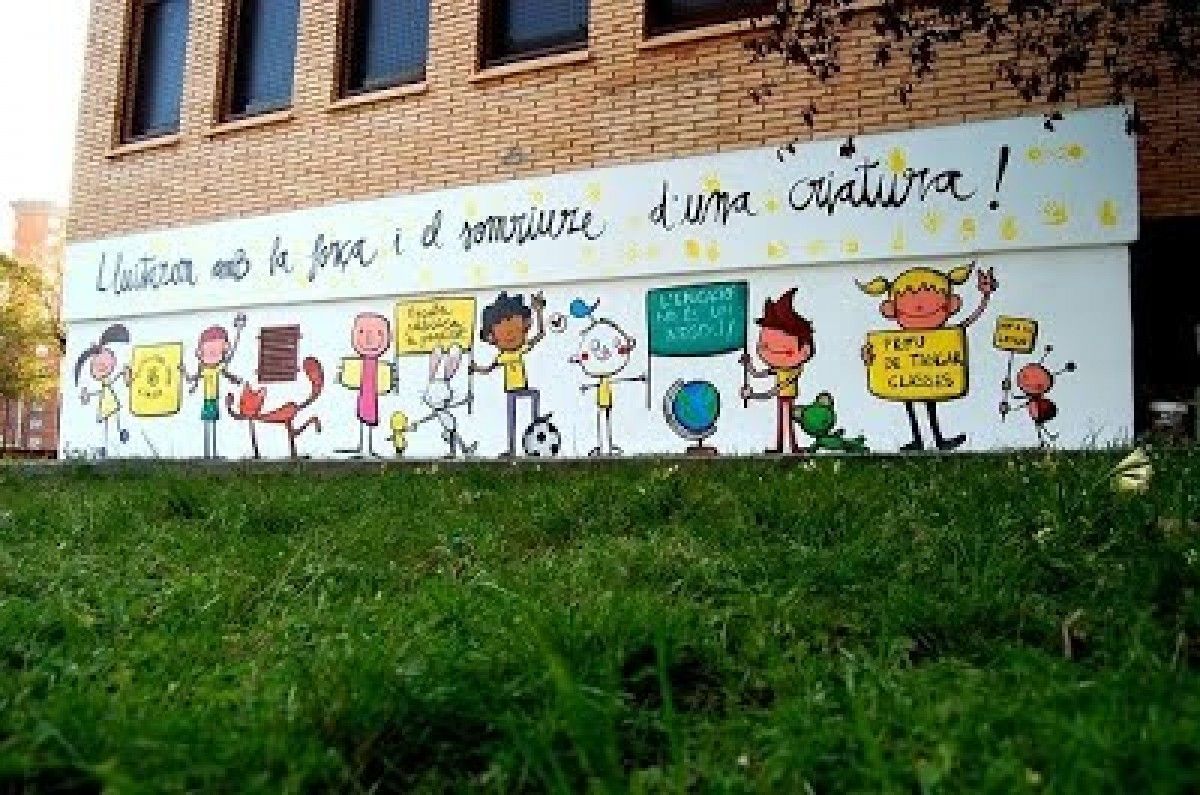 El mural de l'escola Pere Viver.