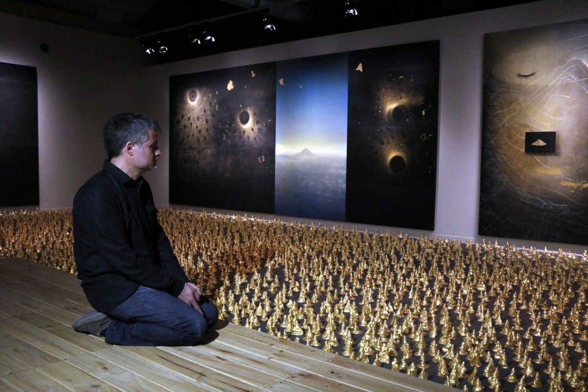 L'artista Jordi Fulla, a l'espai de l'exposició.