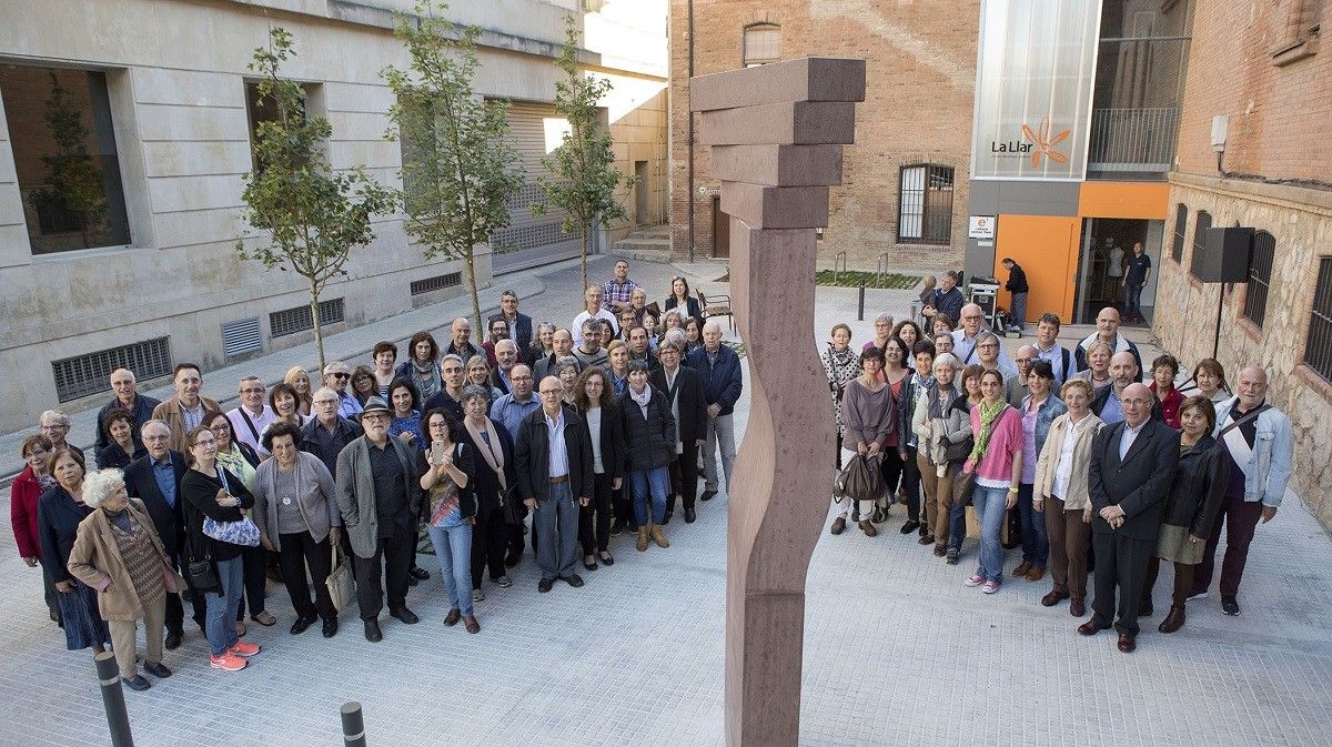 Inauguració de l'escultura Harmonia, a la plaça de Rosa Puig.