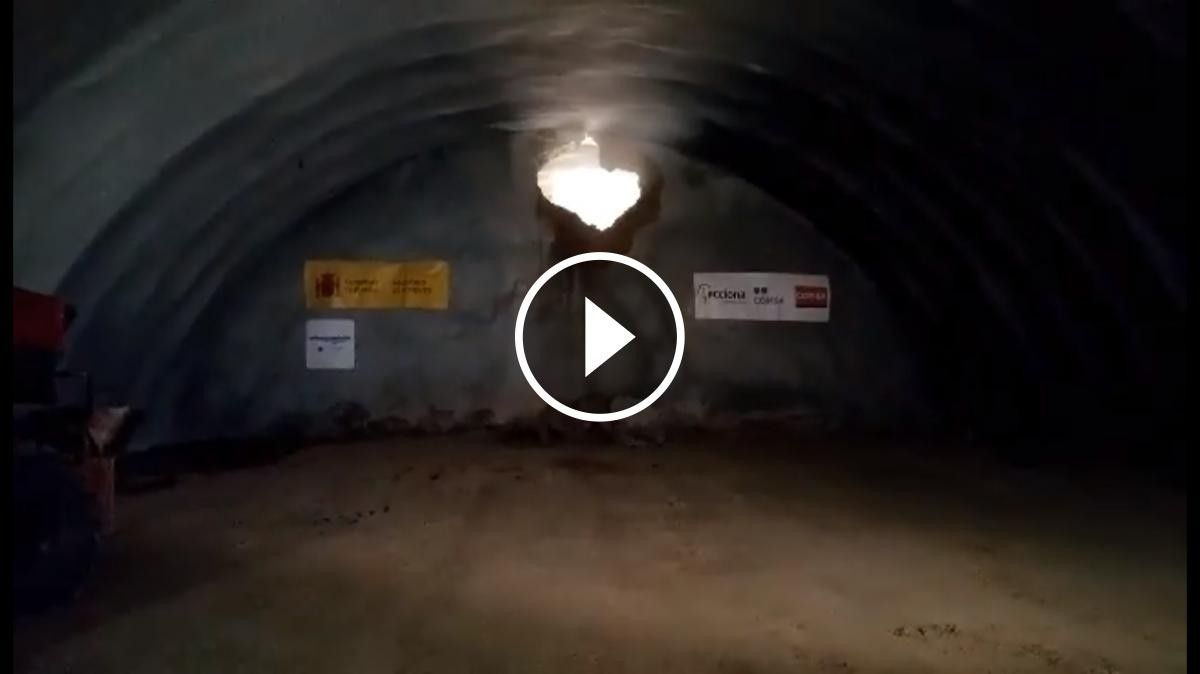 El moment en què el túnel quedava obert.