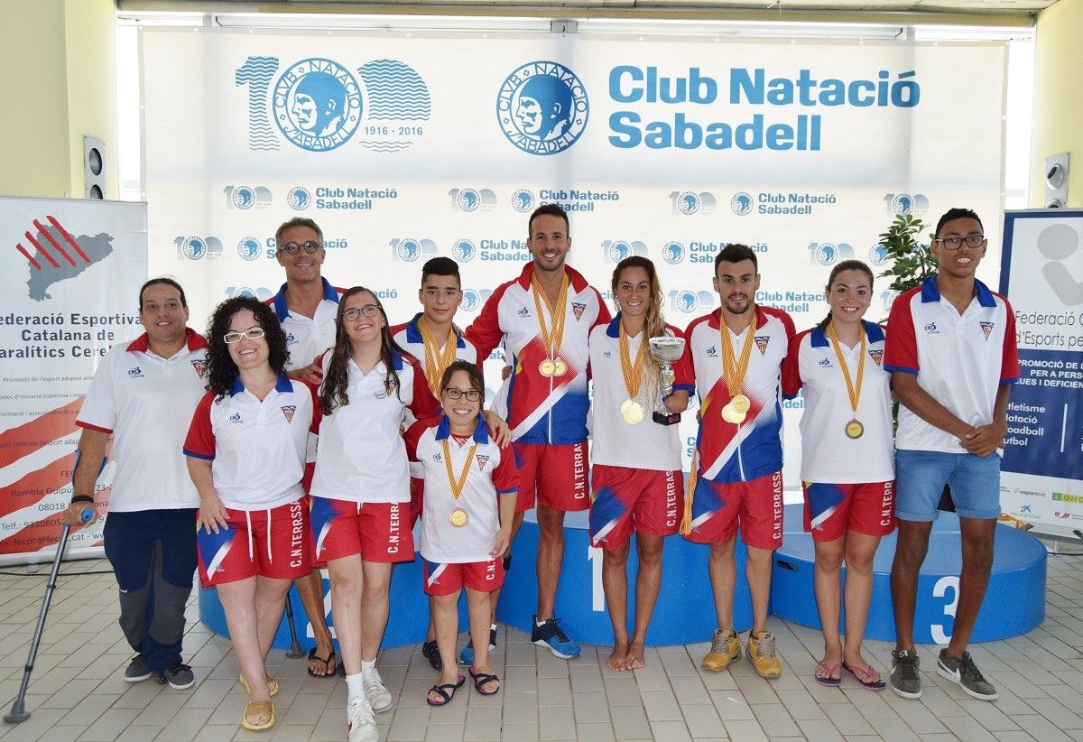 Els nedadors del CN Terrassa, a Sabadell.