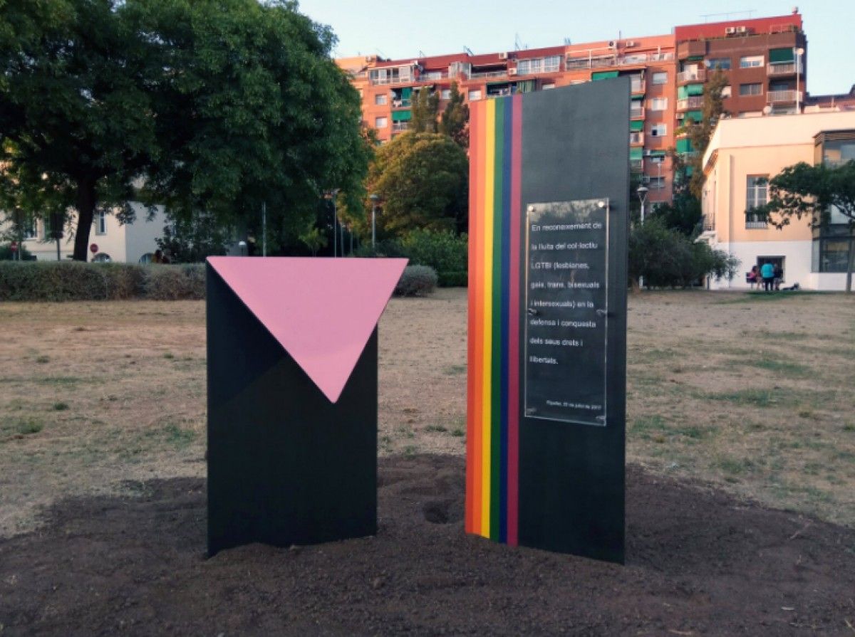 El monument que ret homenatge als activistes del col·lectiu LGTBI
