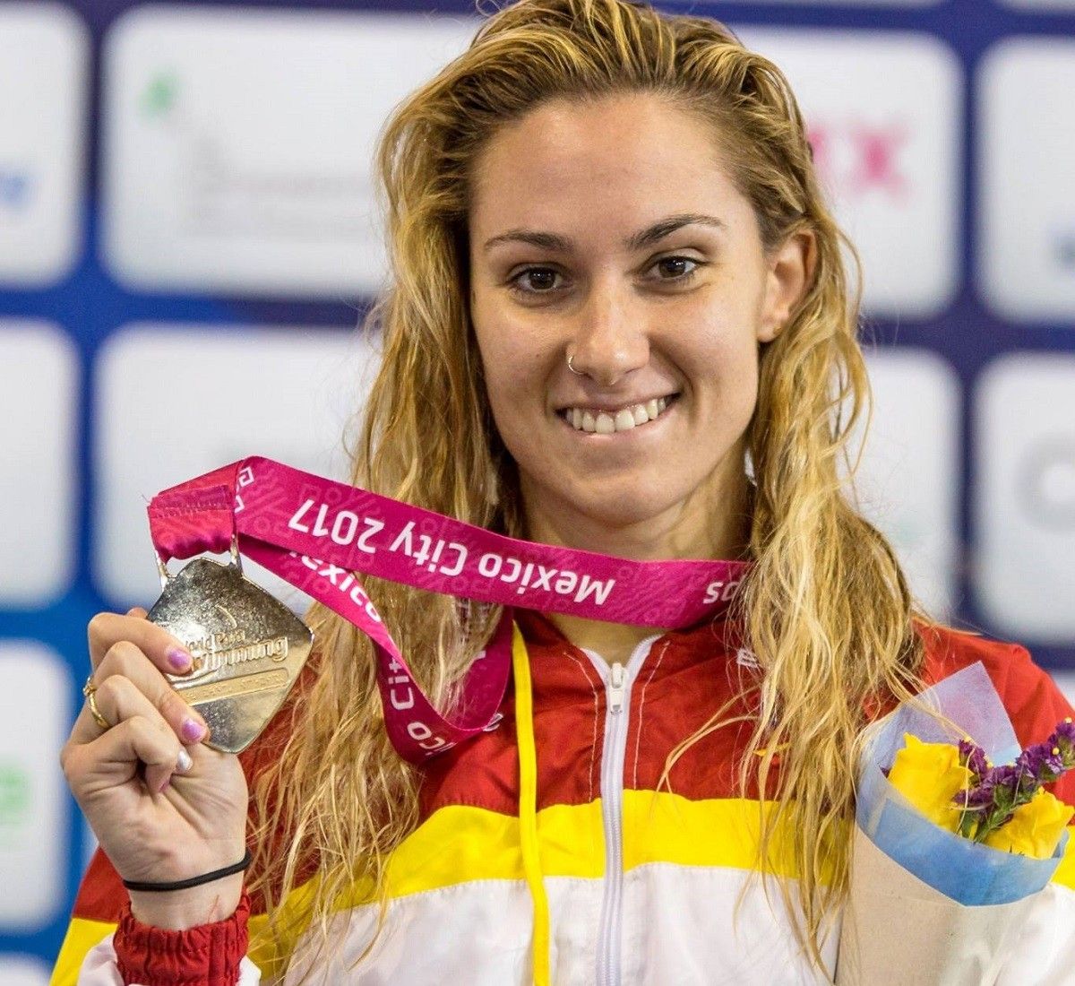 Sarai Gascón, amb la medalla d'or.