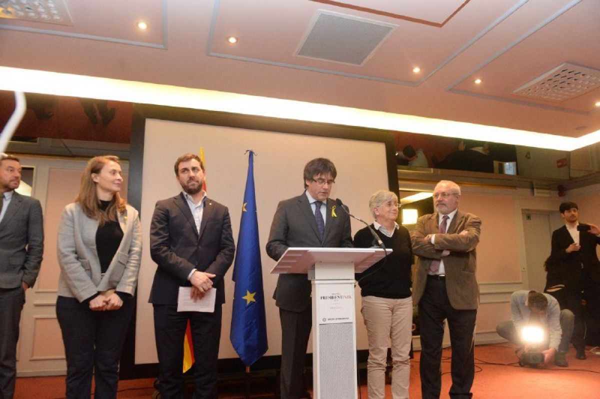 Carles Puigdemont i els consellers a l'exili, en roda de premsa a Brussel·les