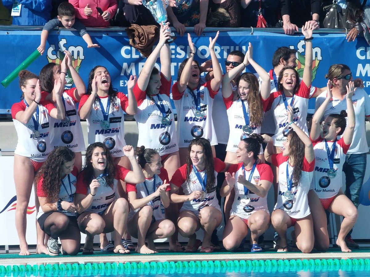 Jugadores del waterpolo femení del CN Terrassa a la final de la Copa de la Reina 
