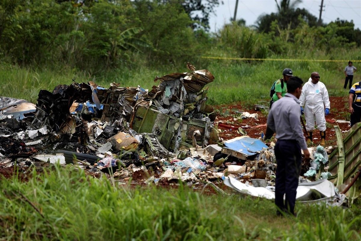 Imatge de l'avió de Cubana de Aviación després de l'accident. 